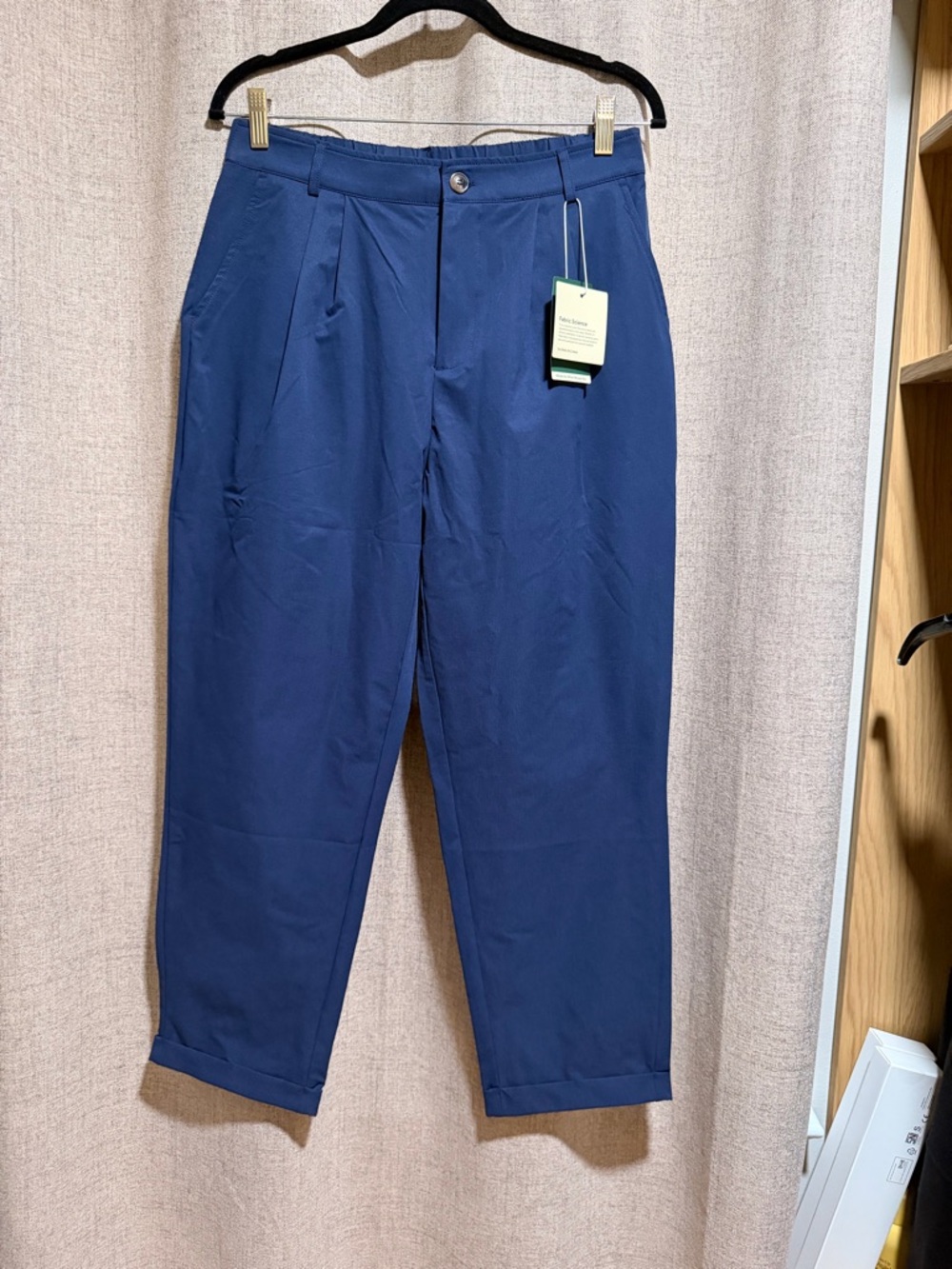HALARA Women’s Navy Pleated Chinos